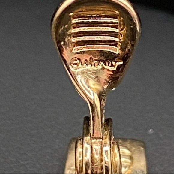 Monet Vintage Gold Tone Link Necklace and Clip On Earrings with Sparkly Accent - Picture 12 of 16